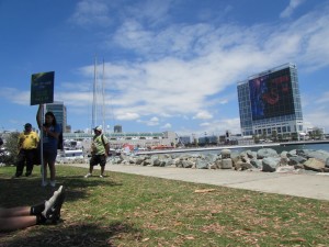 SDCC 2015 Friday, Hall H line, Island