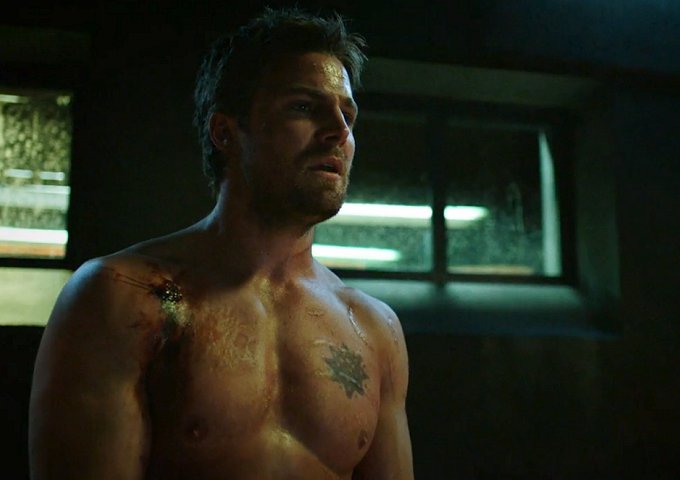 Arrow, Season 5 Episode 17, Kapiushon